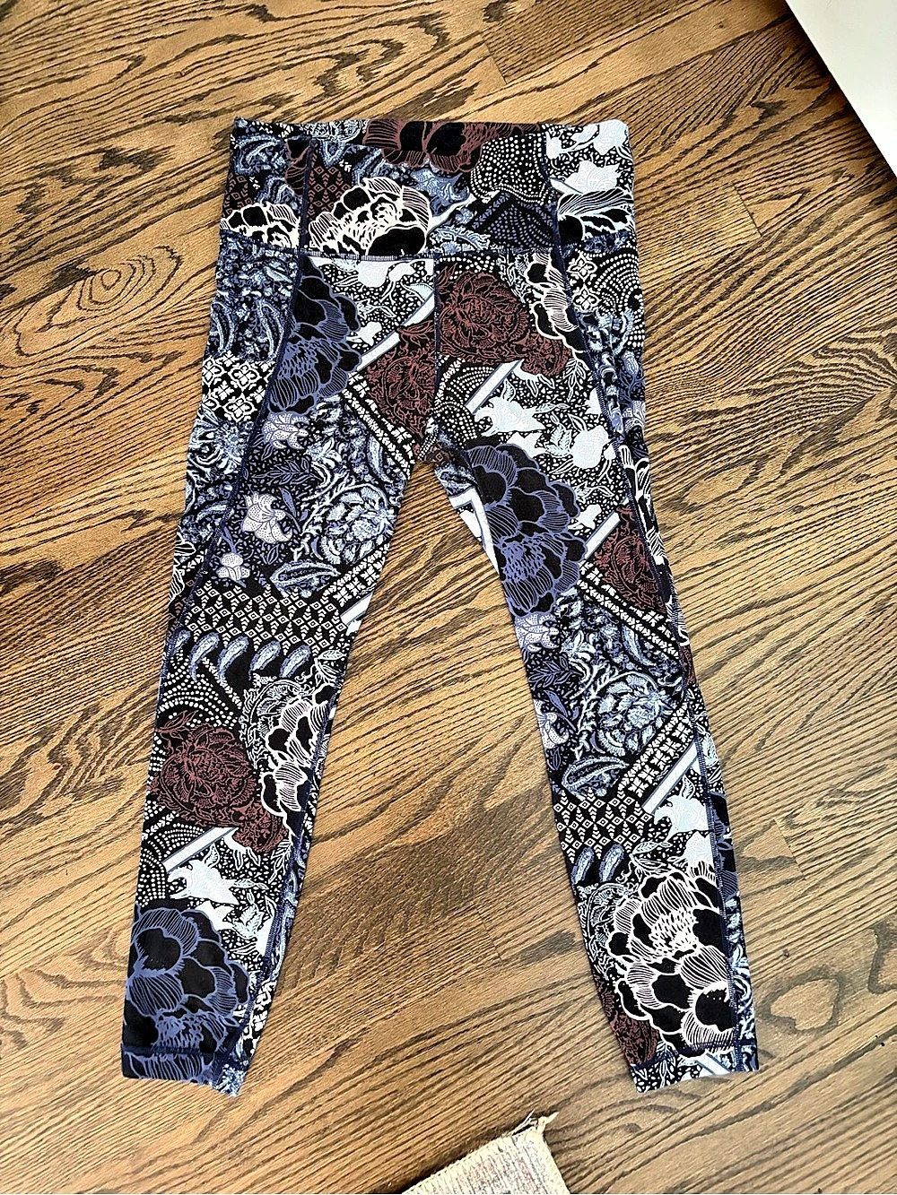 Athleta Printed 7/8 Length Leggings
